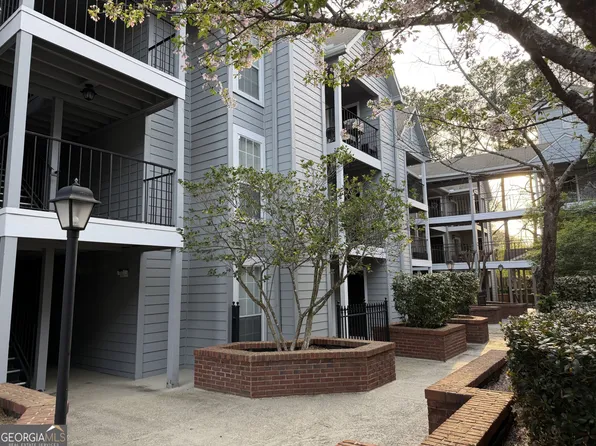 418 Granville Ct, Sandy Springs, GA 30328