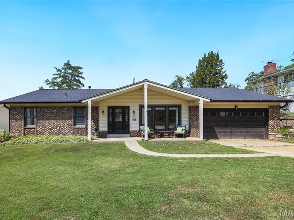 9509 Pine Spray Ct, Saint Louis, MO 63126