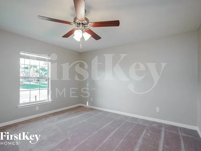 1139 SW 29th St — Photo 10