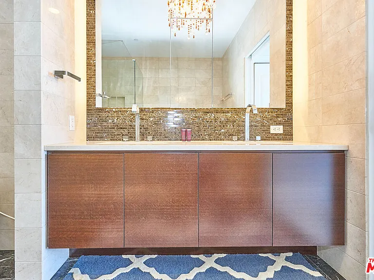 900 W Olympic Blvd #31E — Photo 24