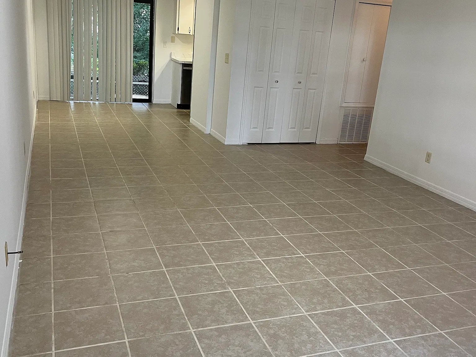 2 bed, 1154 sqft, $1,350 — Photo 4