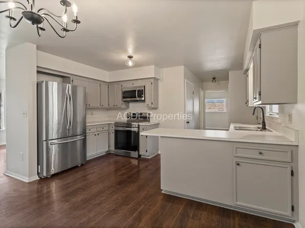 5686 N Sunny Point Rd, Glendale, WI 53209