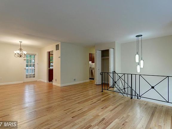 4th image of 8232 Governors Ct