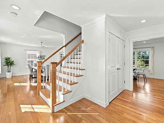 2nd image of 35 Avola St