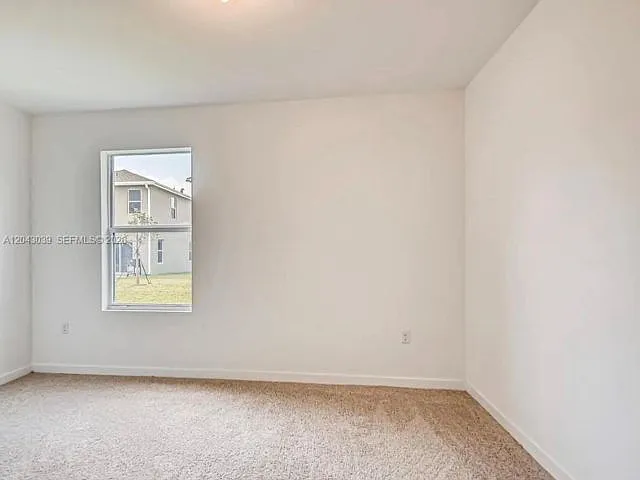 5 bed, 3.0 bath, 2580 sqft, $4,000 — Photo 4