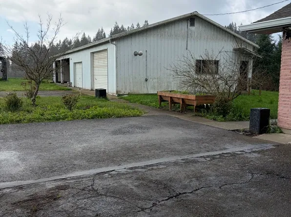 8900 NE Jernstedt Rd, Carlton, OR 97111