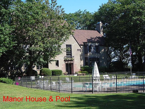 Community Manor House