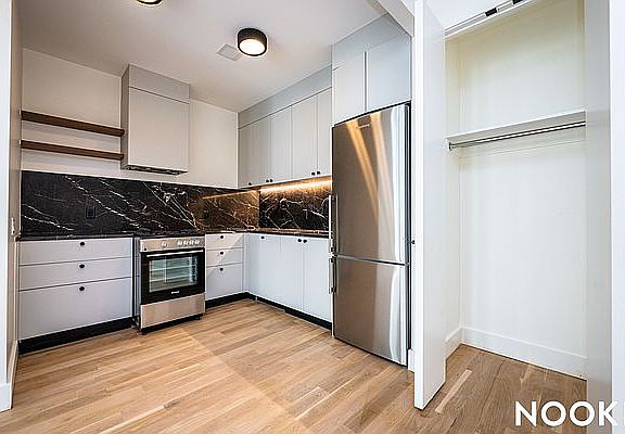 5th image of 250 Gold St #486