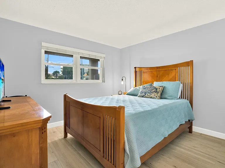 205 Dolphin Point #3 — Photo 11