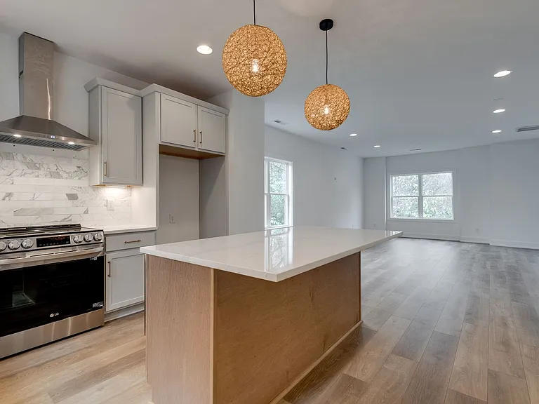 862 W Sharpe Ave #1 — Photo 15