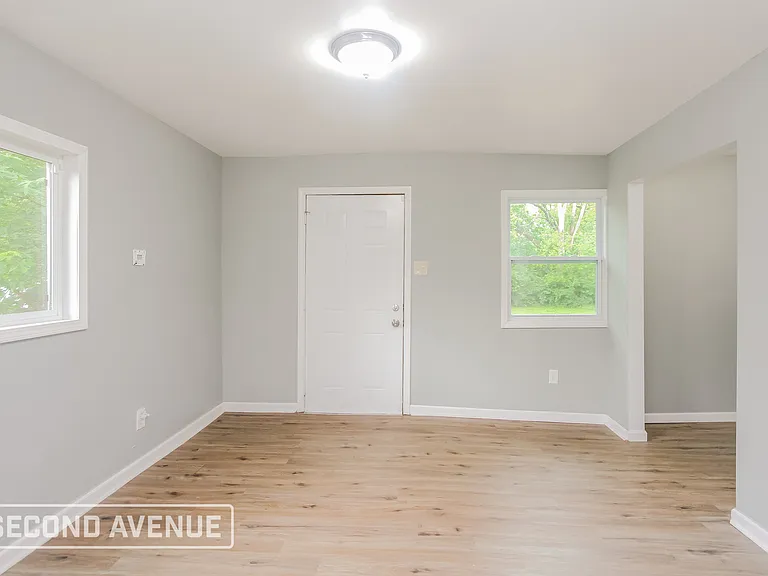 3636 N Dearborn St — Photo 11