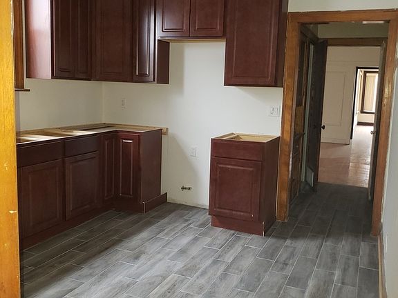 5th image of 7821 S East End Ave #2