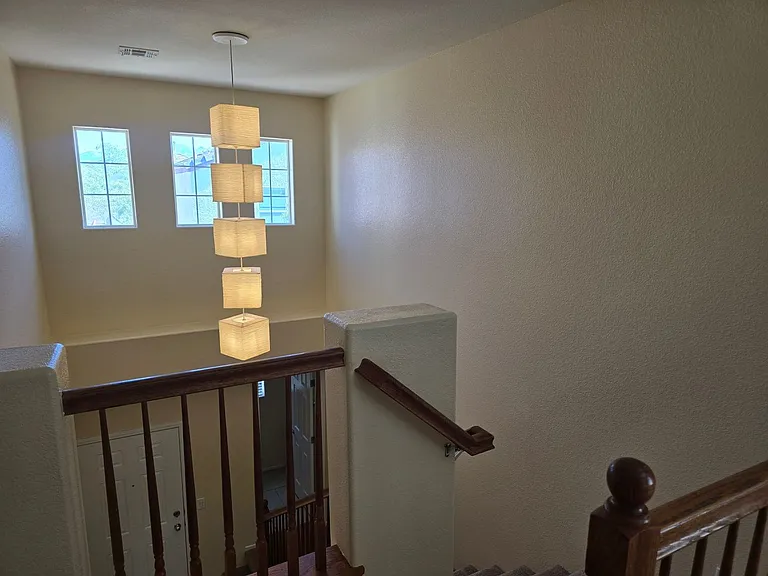 9160 Column Ct — Photo 35