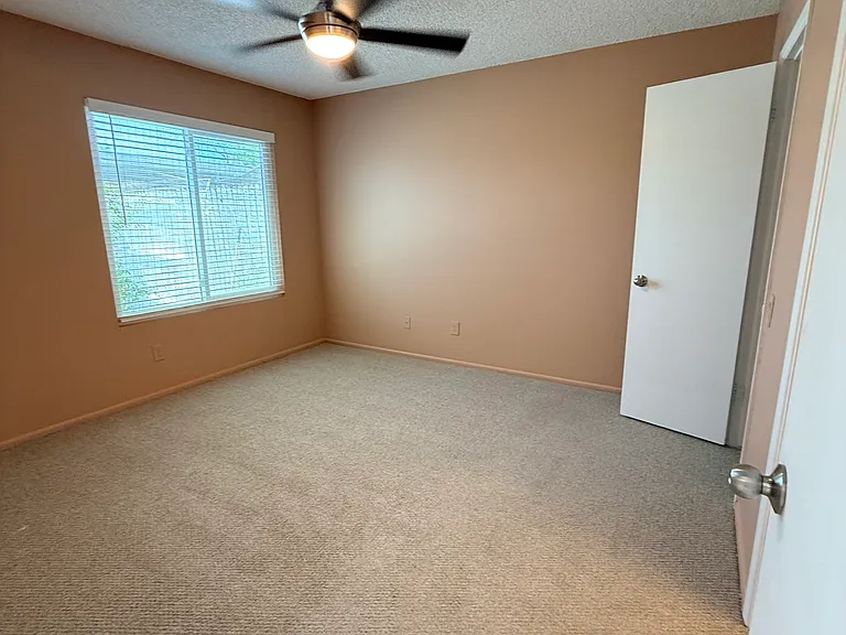7009 S 42nd Pl — Photo 12