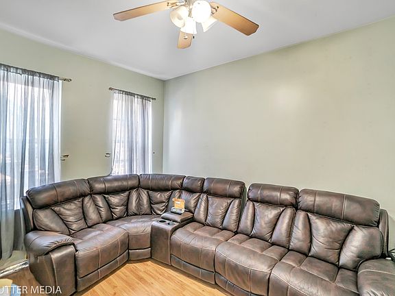 2nd image of 1631 W Beach Ave