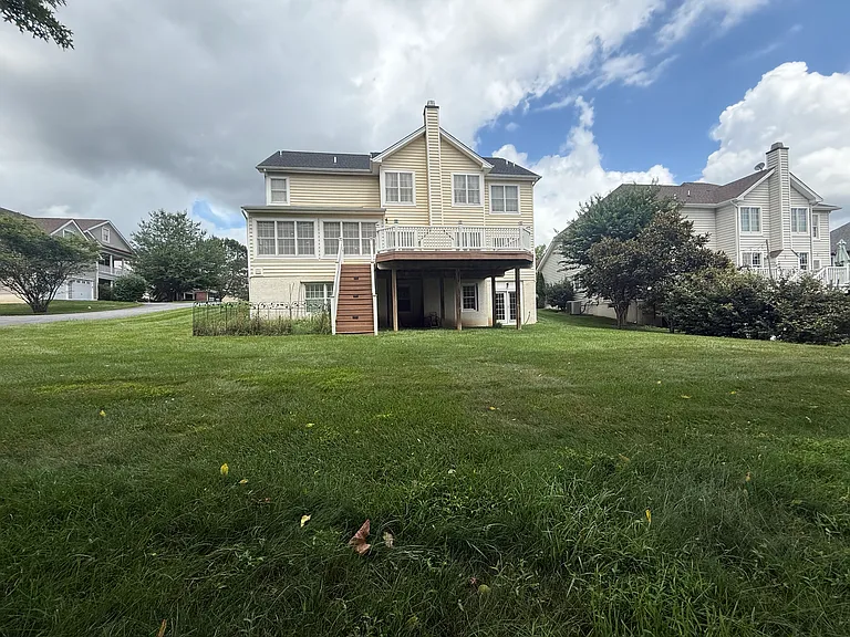 606 Winston Ln — Photo 24