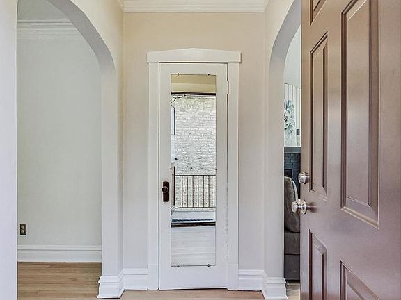 5th image of 5834 N Fairfield Ave
