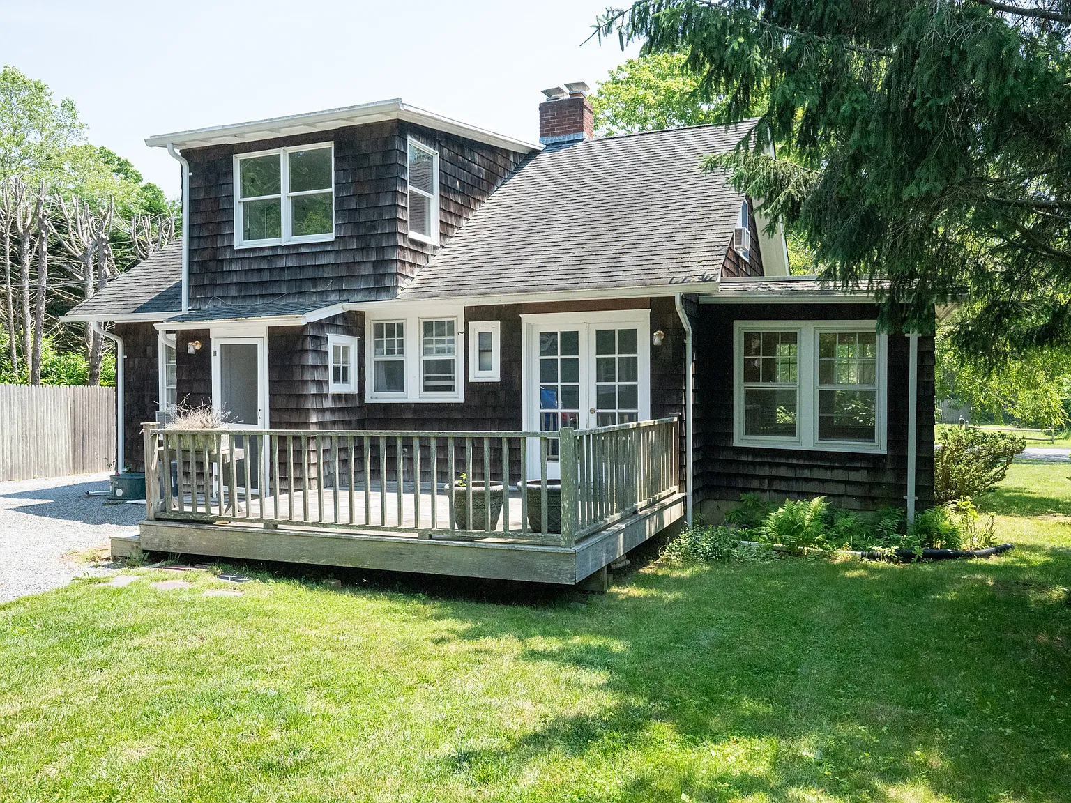 Year-Round Village Gem — Photo 2