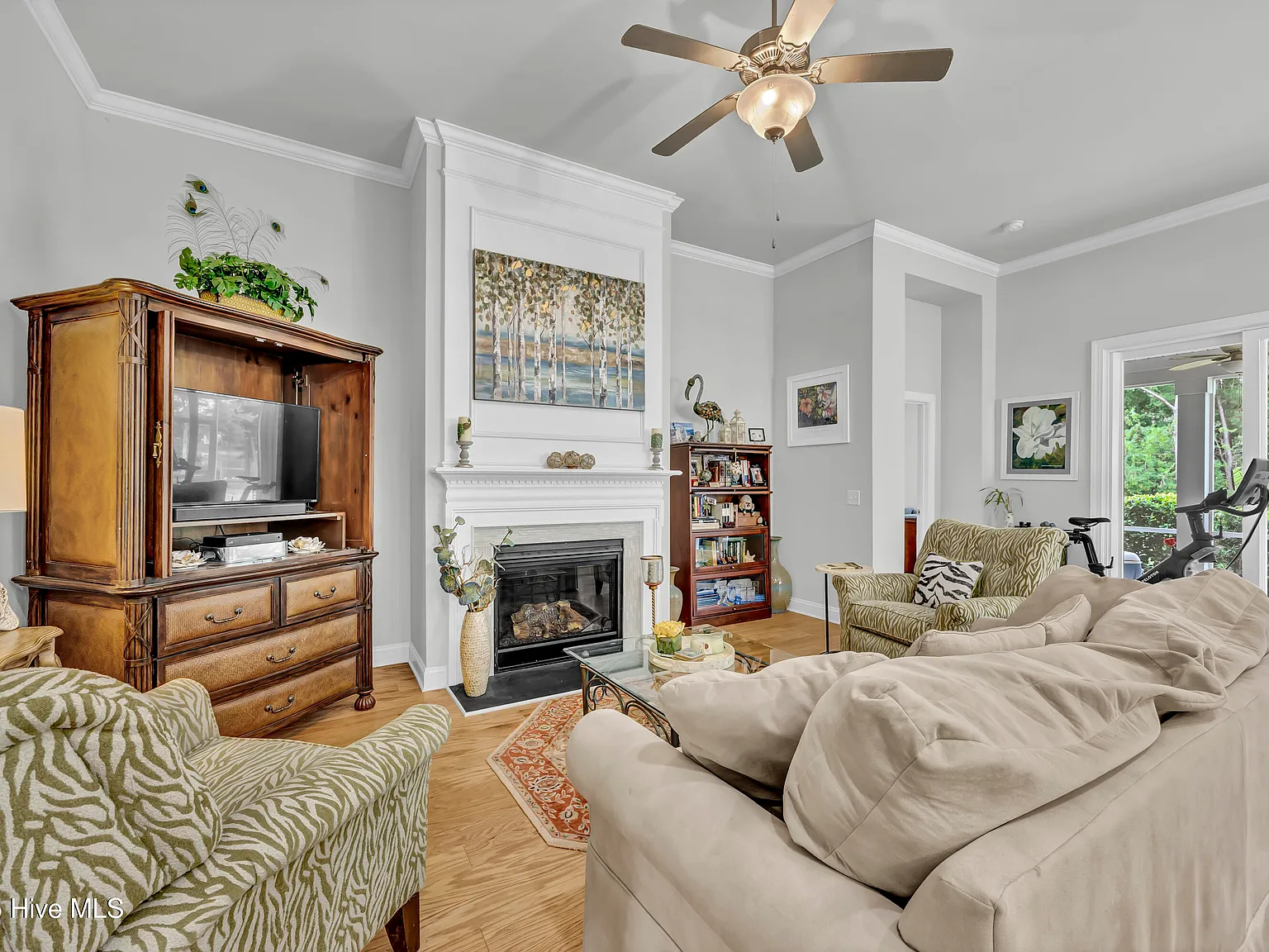 3 bed, 2.0 bath, $2,900 — Photo 3