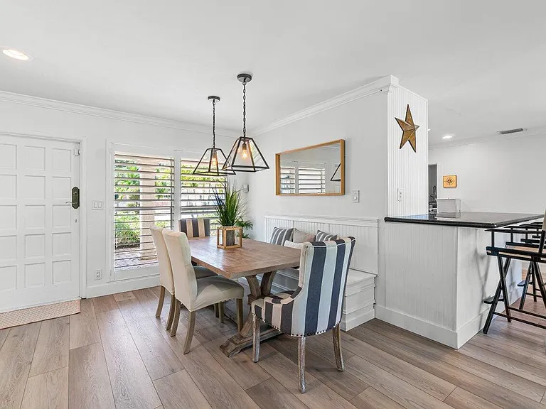 1032 SW 9th Ave — Photo 8