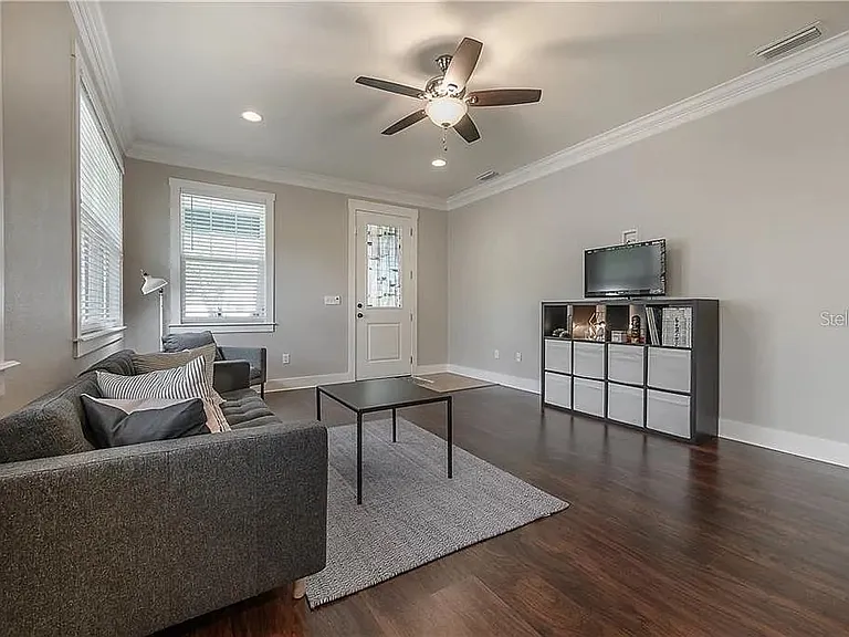 308 W Woodlawn Ave — Photo 8
