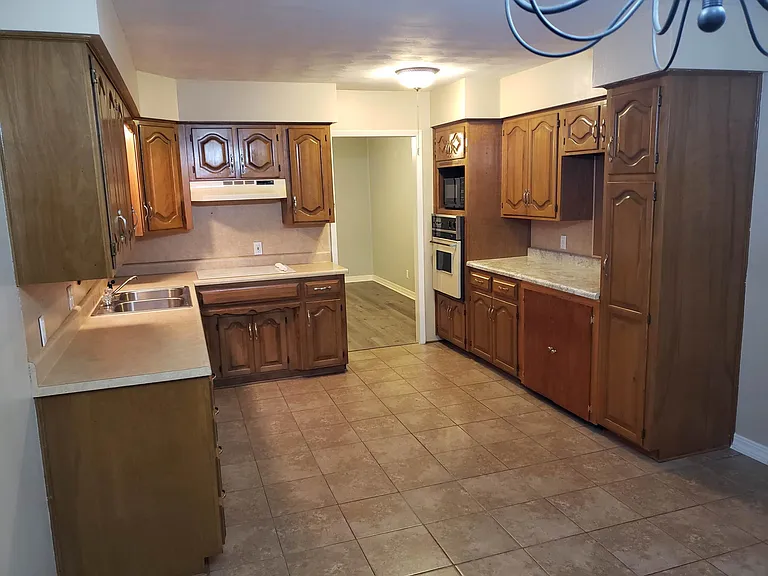 705 W Montclair St — Photo 21