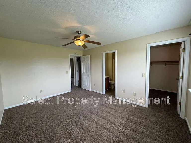 8422 Lionsgate Run — Photo 14