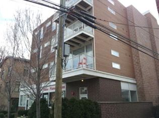 915 S Oak Park Ave APT 1C, Oak Park, IL 60304