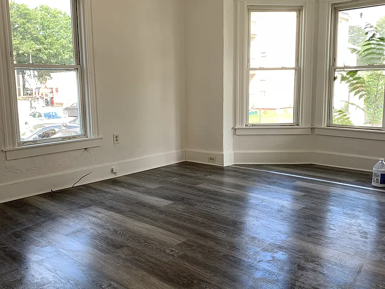 10 Bellevue St #1 — Photo 11