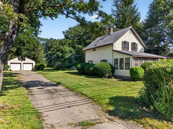 4055 S County Trl, Charlestown, RI 02813