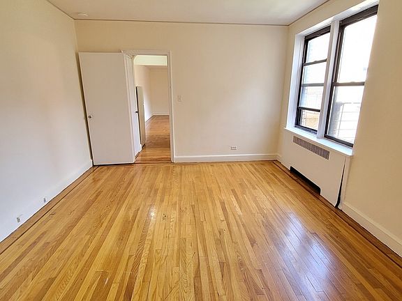 5th image of 740 W 187th St APT 6F