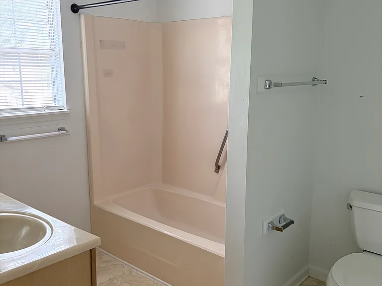 4724 Bayfield Dr — Photo 7