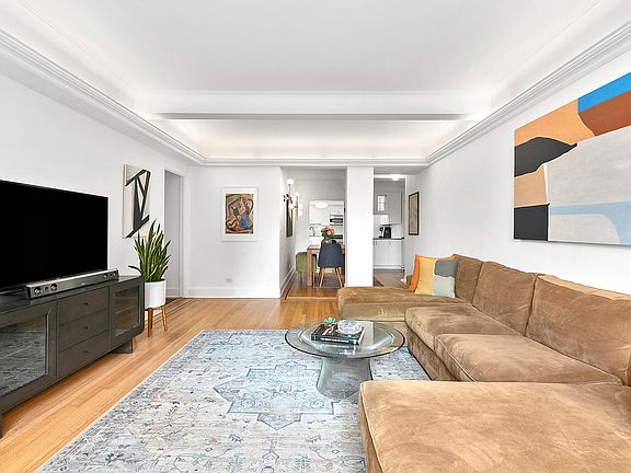 4th image of 7 W 96th St APT 15A