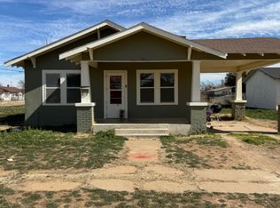 900 S 11th St, Slaton, TX 79364