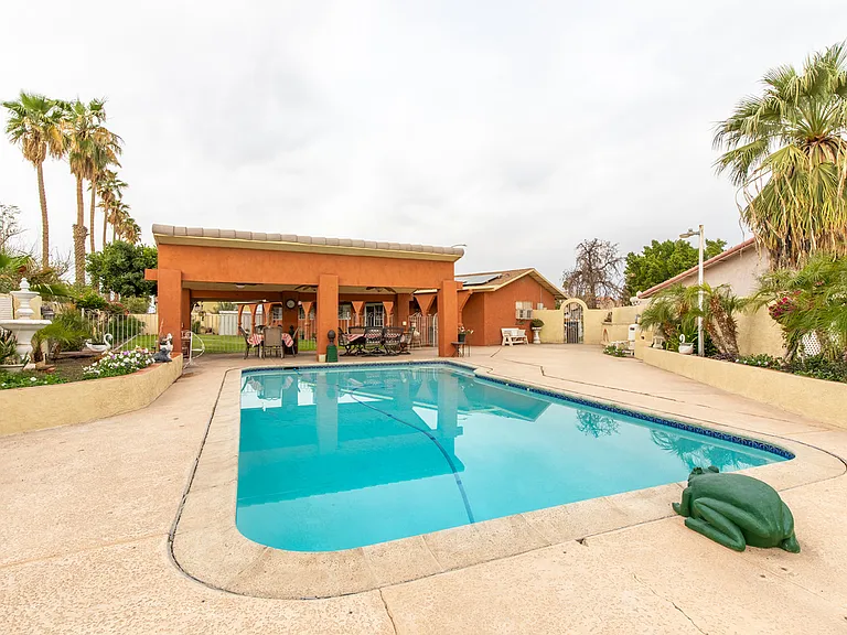 1714 Elena Dr — Photo 1