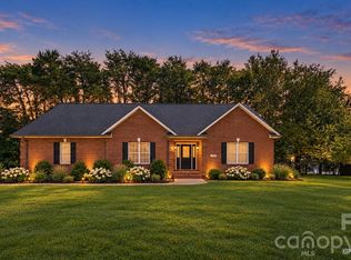 3656 Woodgreen Dr, Lincolnton, NC 28092