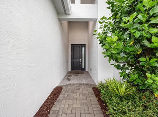 5546 Saint Armands Way, Loxahatchee, FL 33470