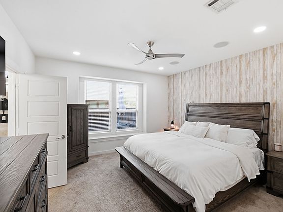 4th image of 7645 Spring Dr