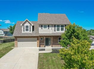 404 Wiltshire Dr, Raymore, MO 64083