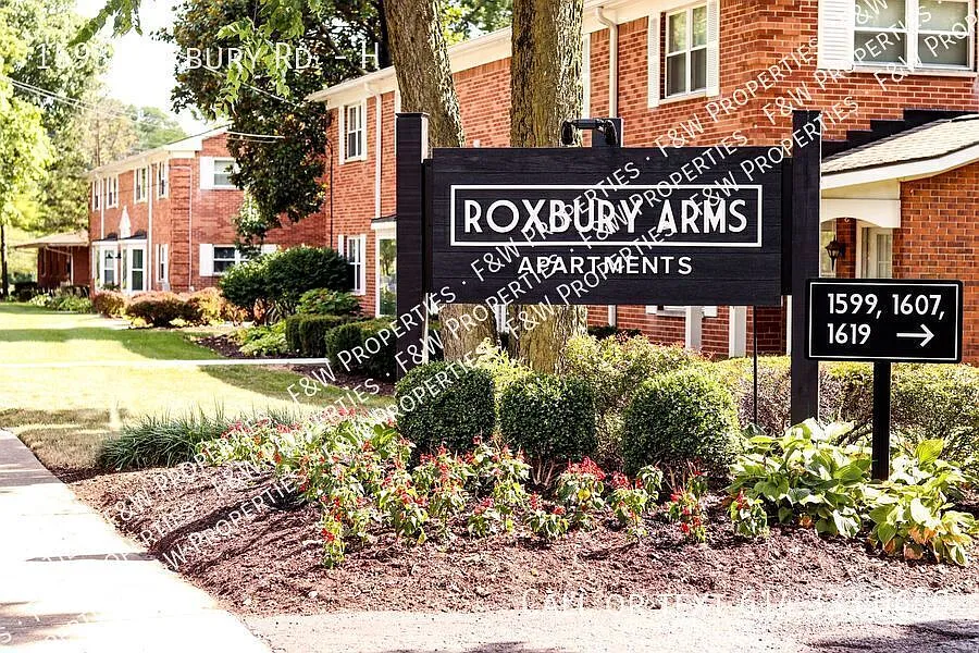 1593 Roxbury Rd #H