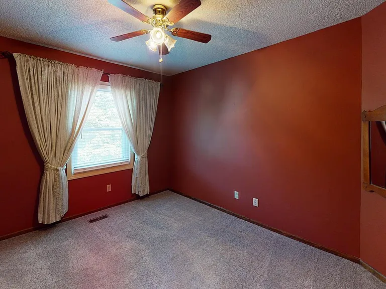8604 N Troost Ave — Photo 10