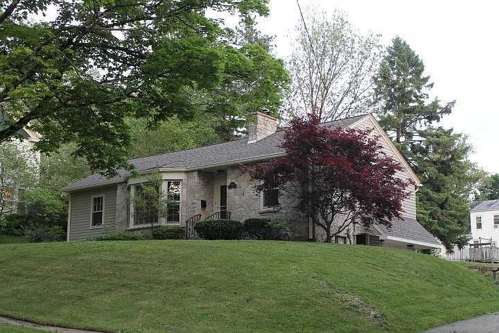 1st image of 1114 E Vine St