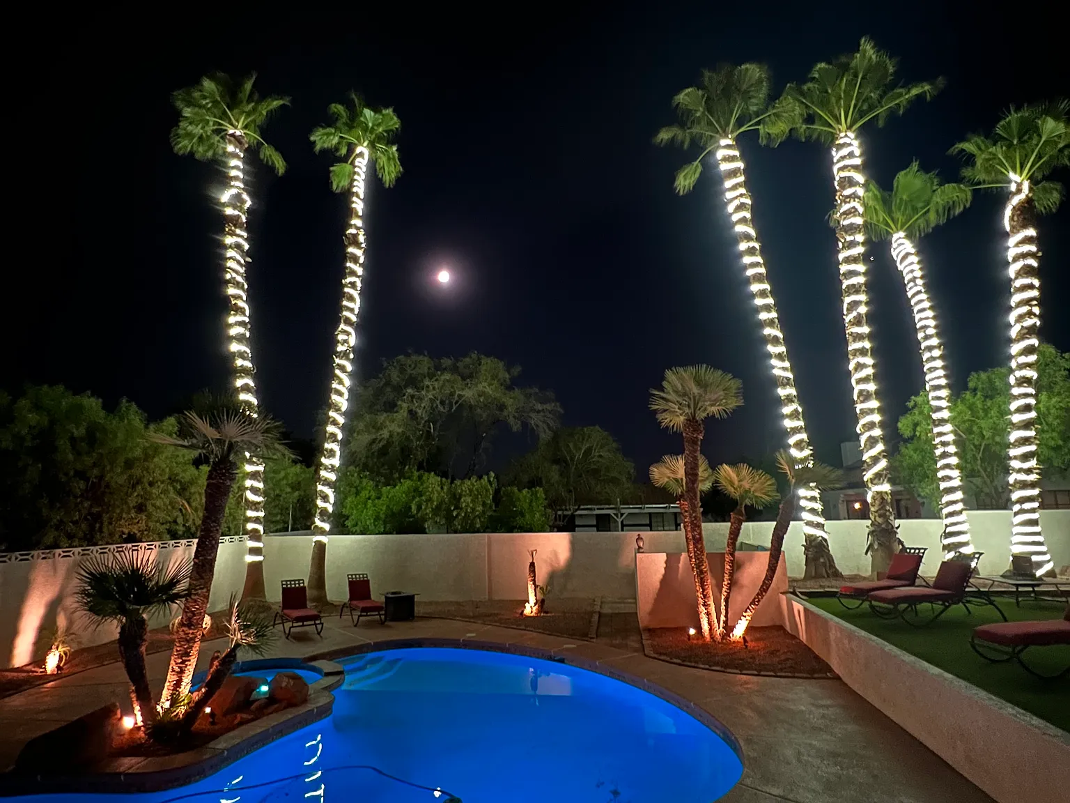 4 bed, 2678 sqft, $999 — Photo 1