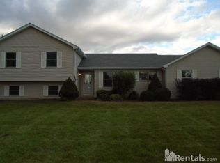 712 Suzanne Ct, Spring Grove, IL 60081