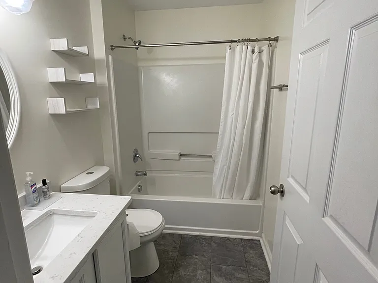 2nd floor full bath
