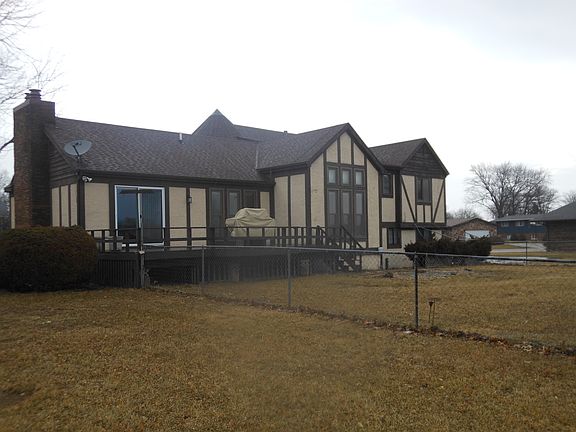 2nd image of 935 E John St