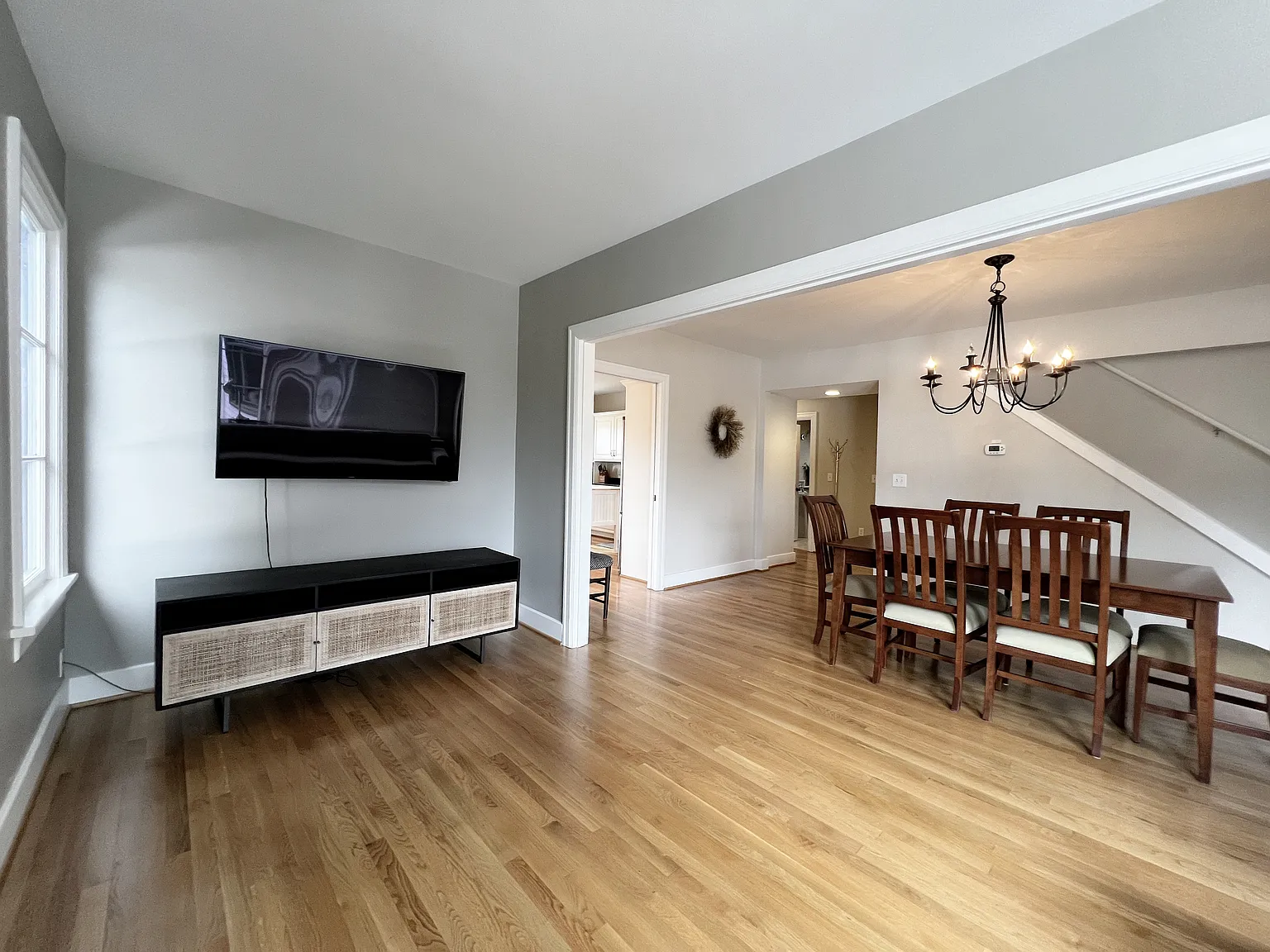 5 bed, 3.5 bath, 3820 sqft, $7,500 — Photo 3