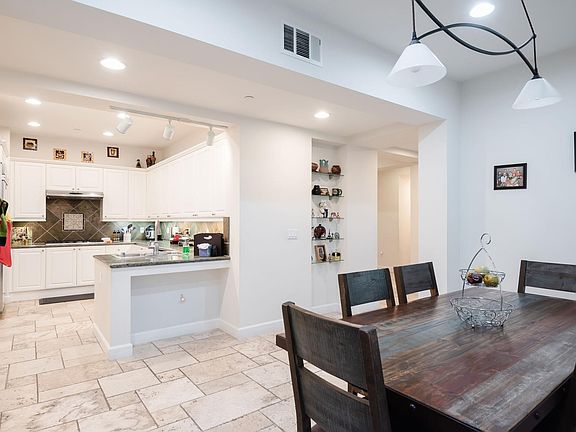 5th image of 5721 Crescent Park W Unit 102