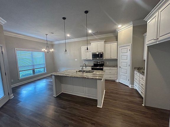4th image of 1709 Fabian Dr
