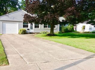8415 Grenway Dr, Mentor, OH 44060